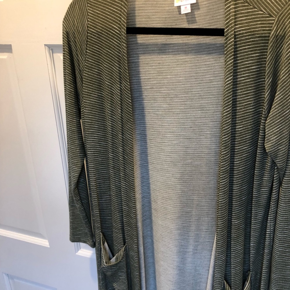 Medium LuLaRoe Sarah
